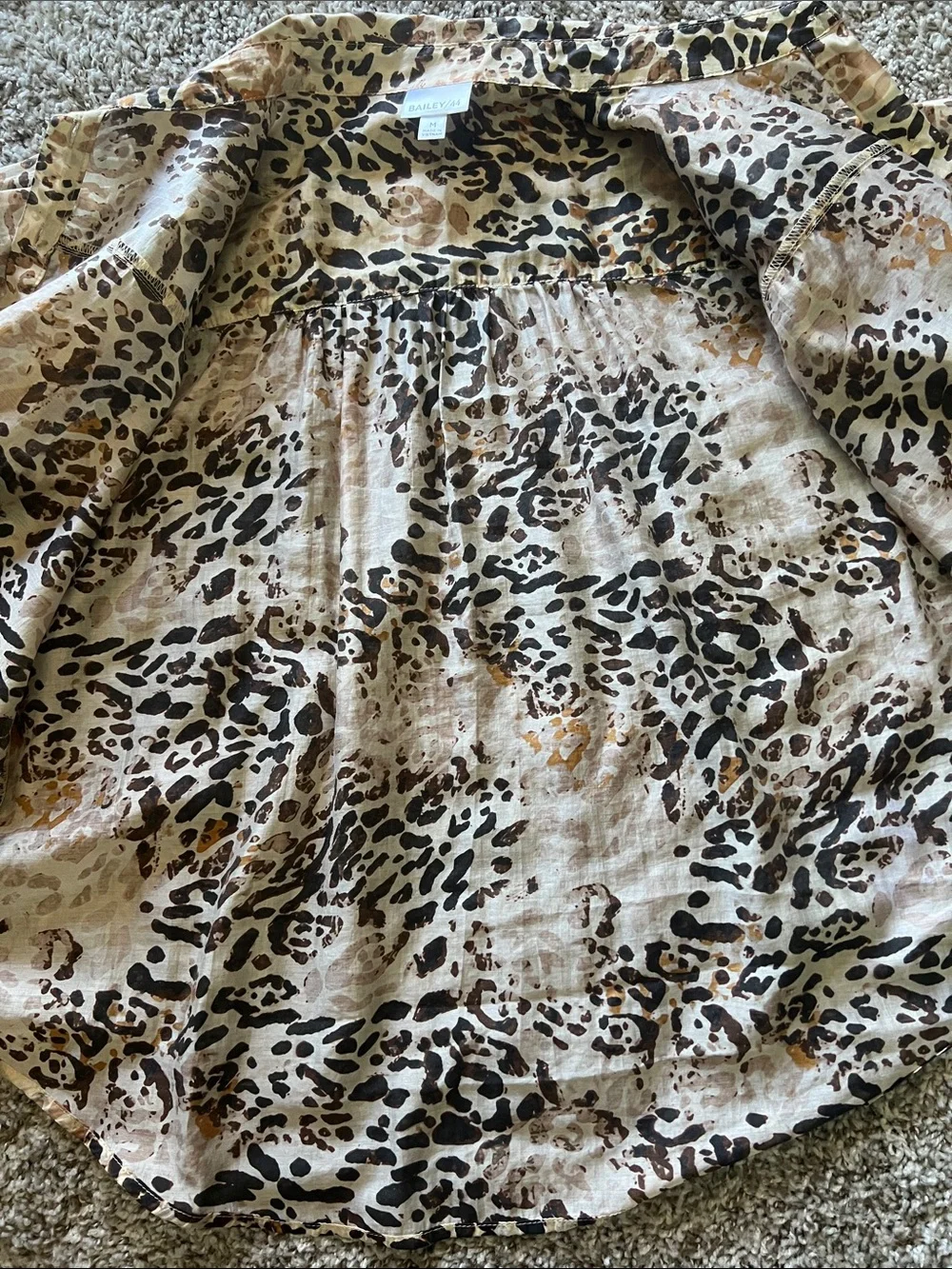 Like New! Bailey 44 Beige Brown Black Animal-Print Button-Up Shirt in M